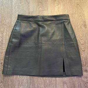 Aritzia Wilfred patio mini skirt